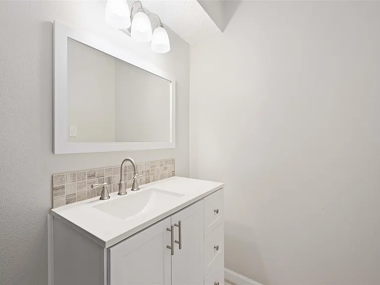 9809 Condor Dr — Photo 12