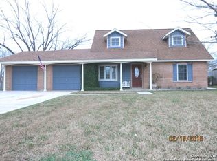 842 Boulder Dr, Universal City, TX 78148