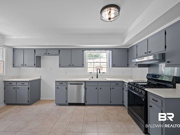 5th image of 4113 Japonica Ln