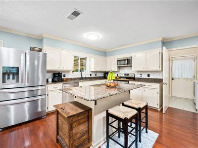 604 Holiday Cir, Pineville, LA, 71360