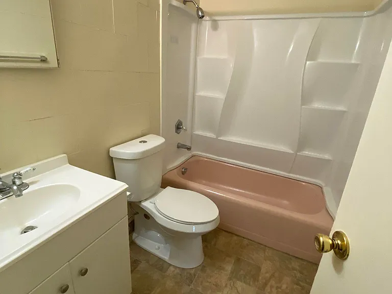 Frederick Avenue Apartments — Photo 21