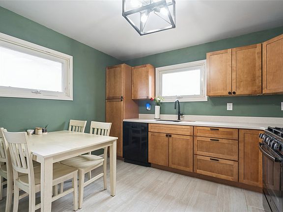 5th image of 1104 Brockman Dr SE