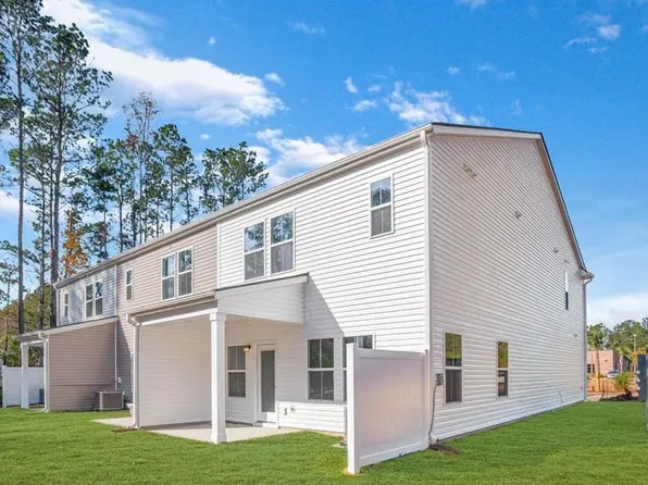 8755 Silver Perch Ln, North Charleston, SC 29420