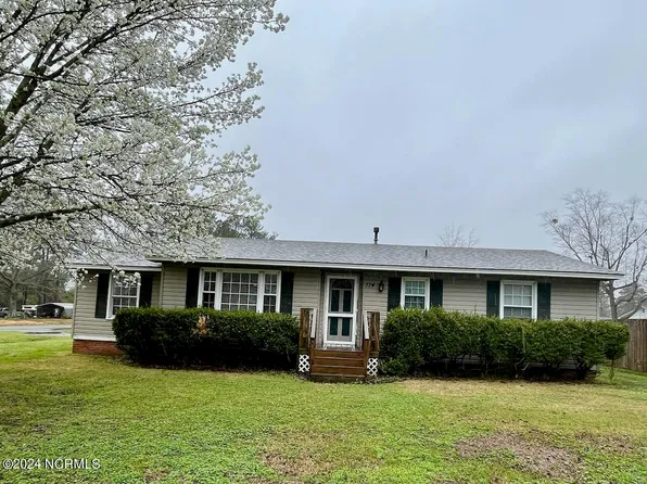 114 S Hall Street, Rose Hill, NC 28458