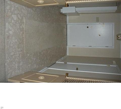 4th image of 72 Berkshire Dr