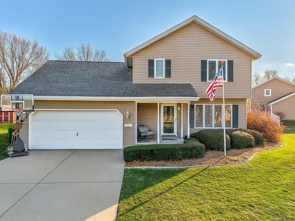 1st image of 821 Thornberry Dr