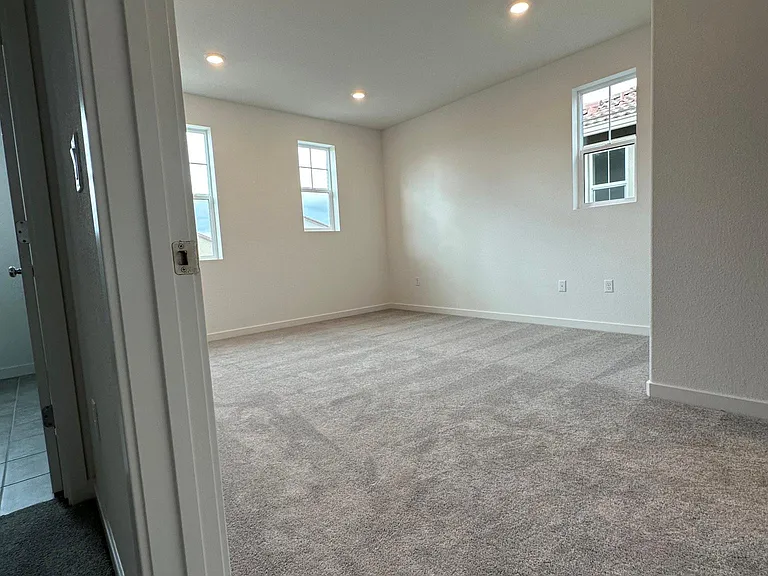 4405 Neptune Cir — Photo 9