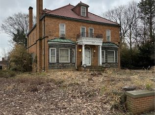 1539 Sheffield Rd, Cleveland, OH 44121