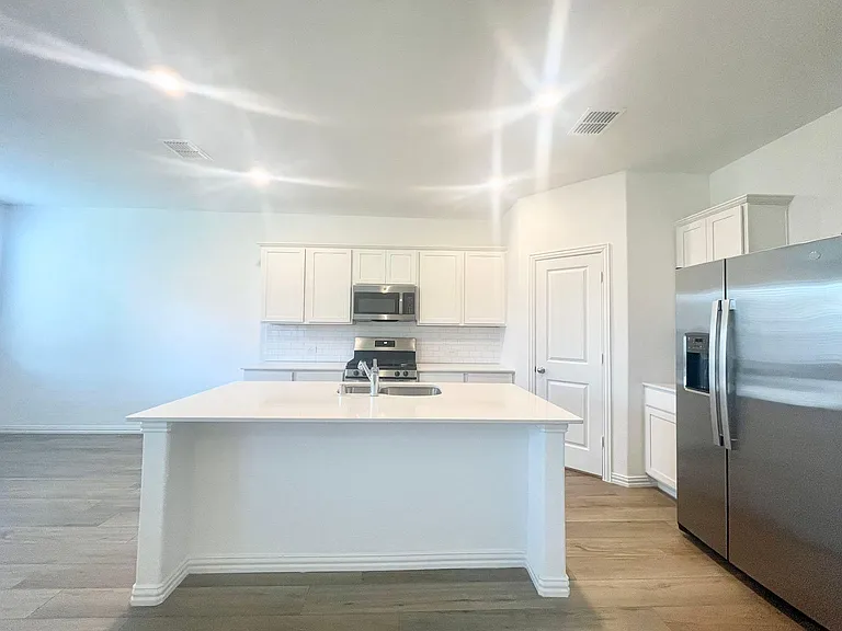 1118 Mahogany Ln — Photo 6