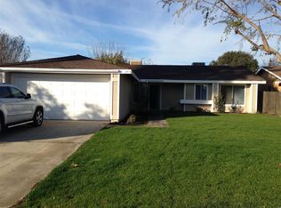 2913 N Fairway St, Visalia, CA 93291
