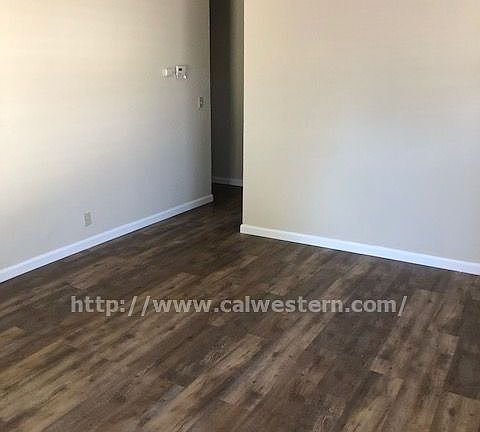 4th image of 971 Gretchen Ln
