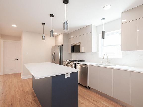 4th image of 8728 S King Dr