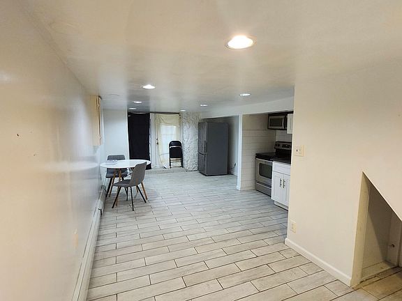 2nd image of 114-116 Loomis Ave #B