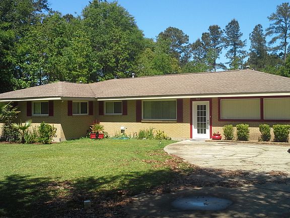 2nd image of 370 Ponchitolawa Dr