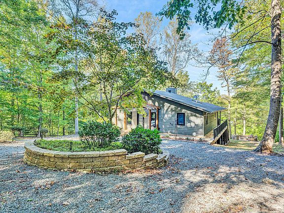 4th image of 955 Oakshire Ln