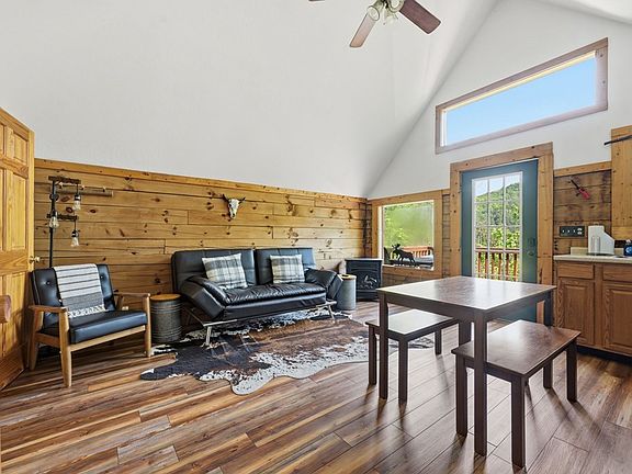 8th image of 125 Mulberry Ln