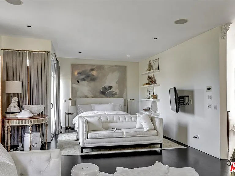 2425 Clement Ave — Photo 10