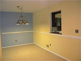 4th image of 102 Somerset Dr