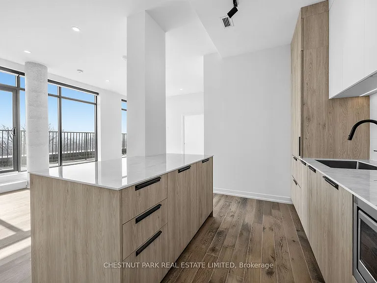 759 Queen St E #Penthouse 1 — Photo 13