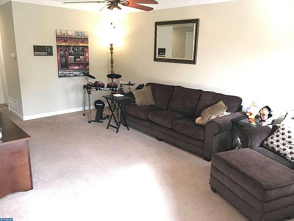 2nd image of 518 Essex Ct #518