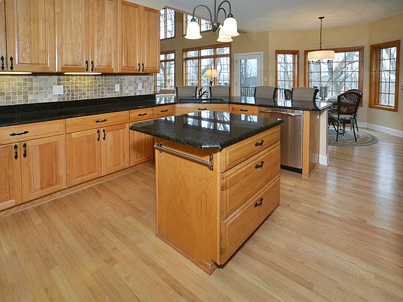 3rd image of 4083 Manor Oaks Ct