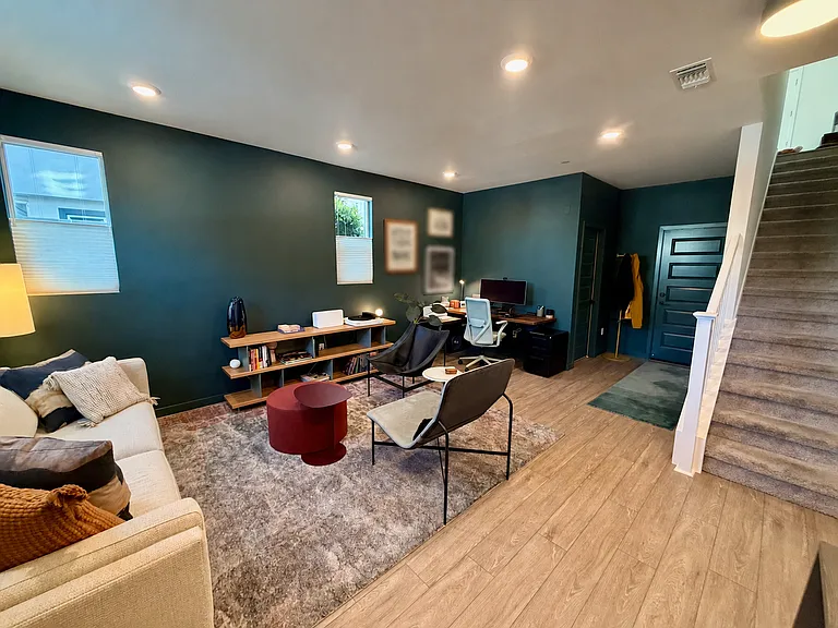 1721 Campbell St — Photo 2