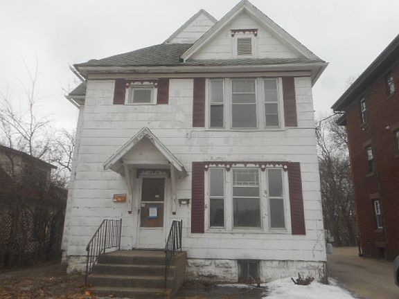 2nd image of 1619 Charles St