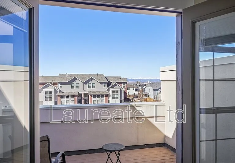 5438 Valentia St — Photo 24