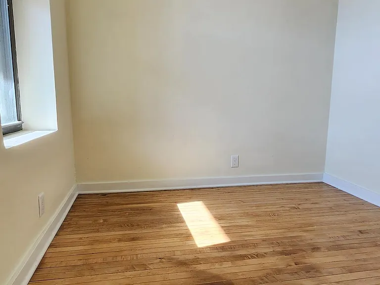 2142 S Albany Ave #3F — Photo 7