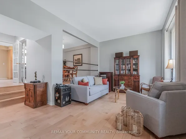 97 Poplar Cres, Aurora, ON L4G 3M4