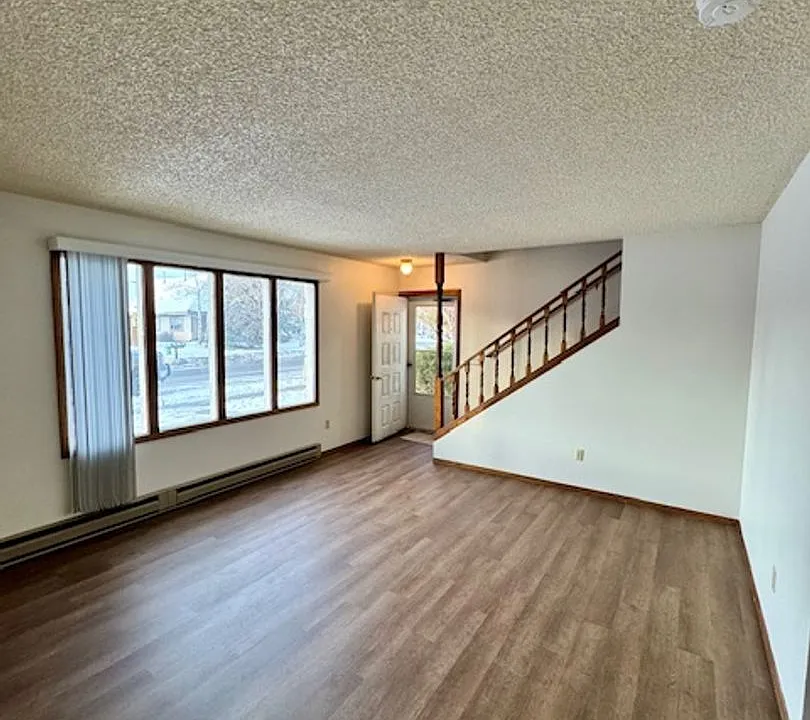 1605 W Koch St