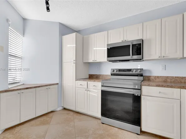 3050 NW 42nd Ave APT C406, Coconut Creek, FL 33066