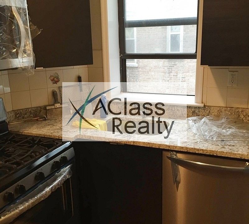 1st image of 4008 36th Ave #2F