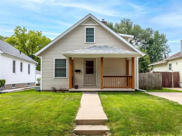 506 27th Ave, Moline, IL 61265