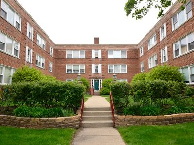 2202 W Farwell Ave APT 1, Chicago, IL, 60645
