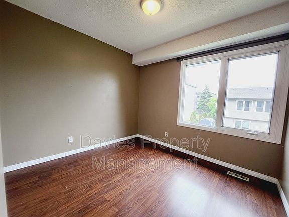 3rd image of 9 Akinsdale Gdns