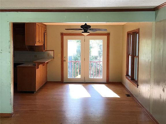 5th image of 22 Westwood Ct