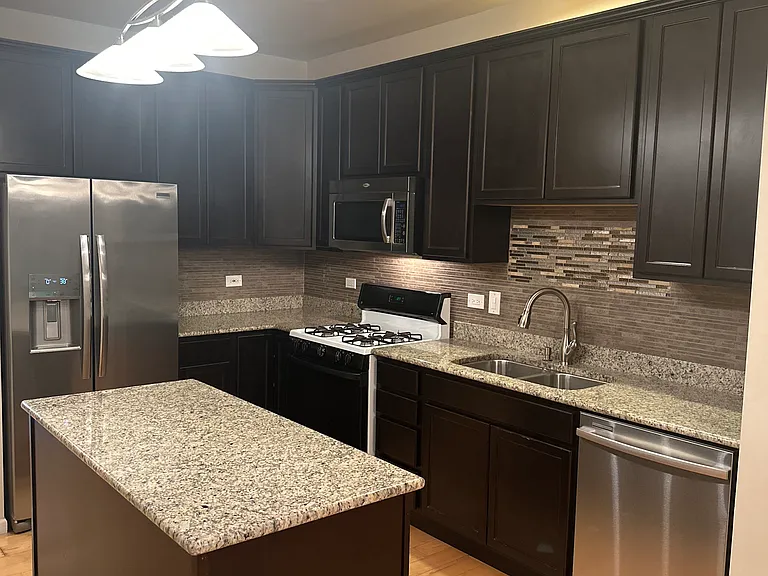 1534 Keystone Ct — Photo 2