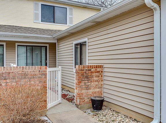 2nd image of 636 Surfside Pt #636