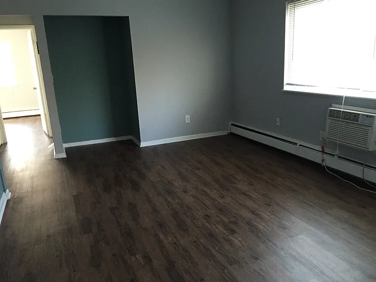 Maple Eastlake Apartments — Photo 30