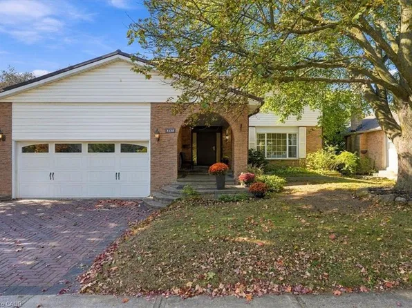 1125 Grand Blvd, Oakville, ON L6H 2X2