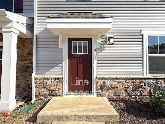 2nd image of 1612 Aspire St