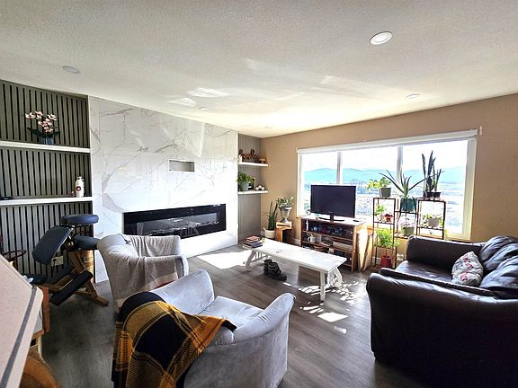 3rd image of 35361 Rockwell Dr