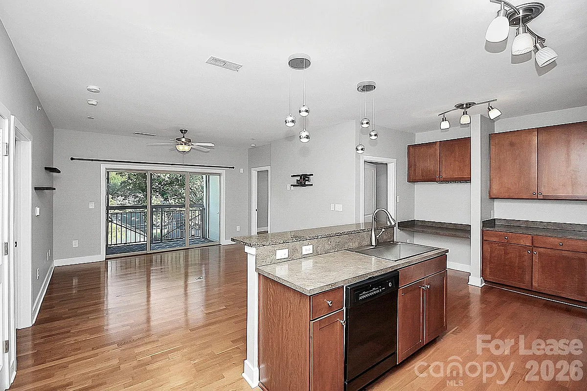 Building Photo - 630 Calvert St #412