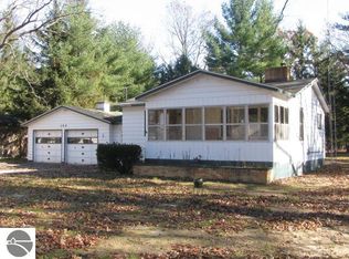 140 N Imperial Dr, Tawas City, MI 48763
