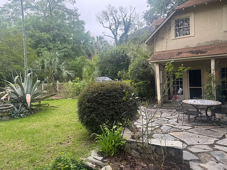 523 Congaree Ave — Photo 2