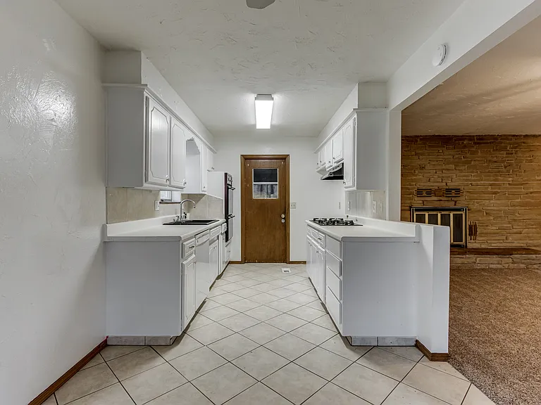 7109 NW 6th St — Photo 13