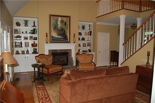 1st image of 166 N Berwick Ln