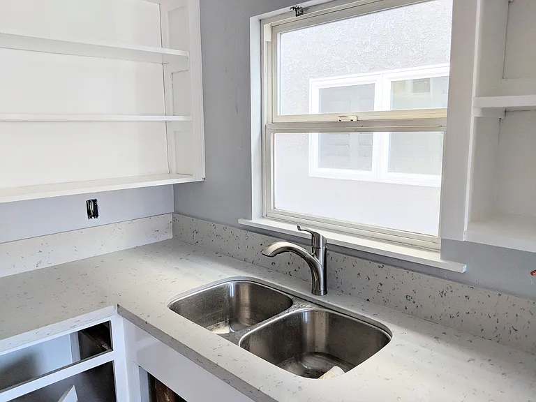 213 Corona Ave #A — Photo 3