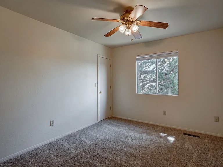 585 Mosher Ln — Photo 25